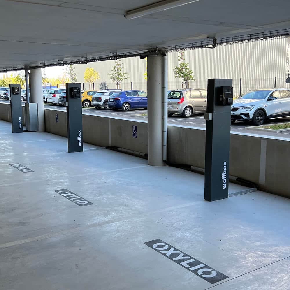 Bâtiment professionnel équipé pour la recharge électrique